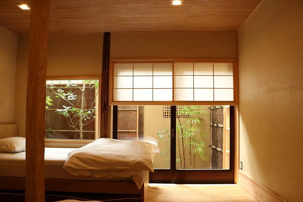 Hibari Hostel Kyoto 0*,